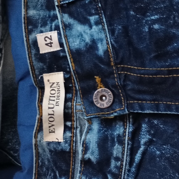 Evolution In Design moto shorts - Picture 4 of 4